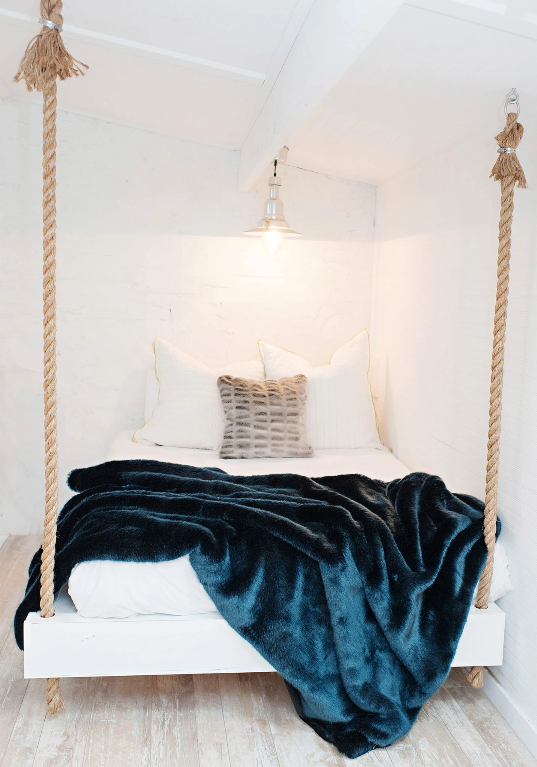 Stella Throw 5 Stella Throw - Image 3