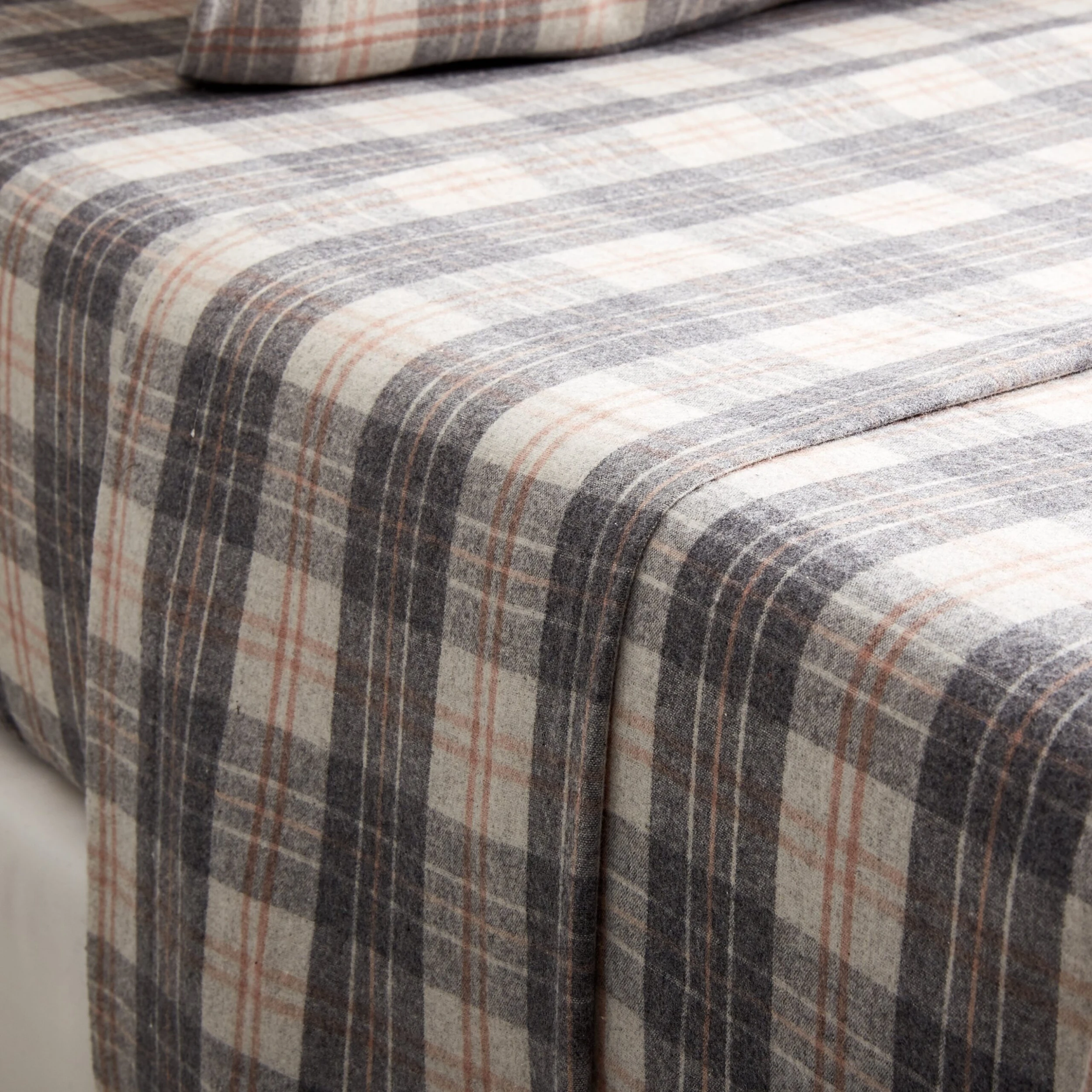 SCR Grey And Rose Plaid Twin 6 SCR Grey And Rose Plaid Twin - Image 4